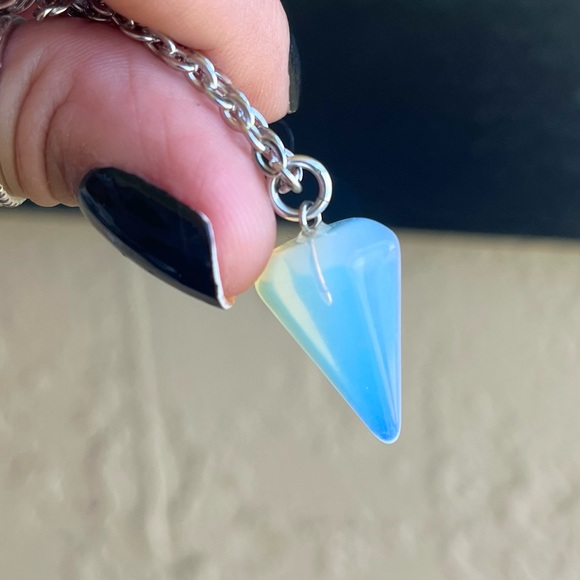 Handmade maille steel choker necklace with iridescent opalite pendulum charm . - Picture 3 of 12